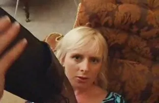 XXX Ingefära fru porr gratis video skriker i munnen